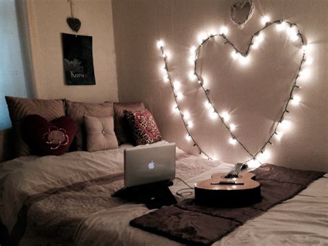 6 Ways To Decorate Your Dorm For The Holidays Georgetown University