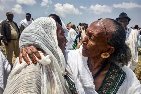 ethiopia eritrea border opens for first time in 20 years the new york