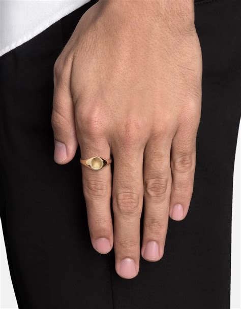 A Guide To Rings For Men What Rings Mean On Each Finger 2022