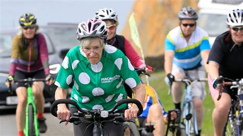 granny mave 85 year old woman completes 1 000 mile bike ride for