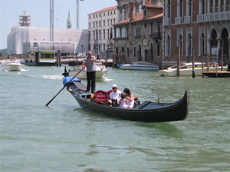 Daily Photos And Frugal Travel Tips Blog Archive A Gondola In Venice