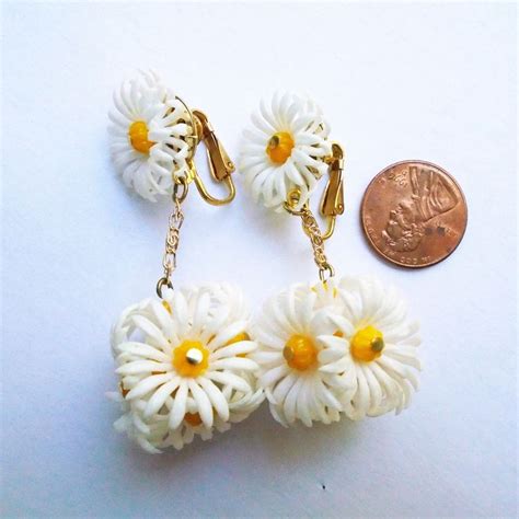 Dangle Daisy Clip Earrings Vintage 1960 S Plastic Flower Power From