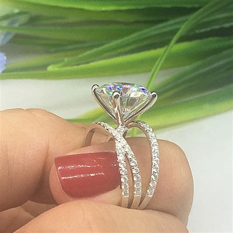 2022 new arrival exquisite silver 4 claws white zircon ring for women