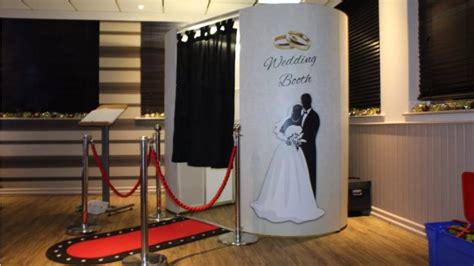 photo booth hire cardiff swansea newport  south wales