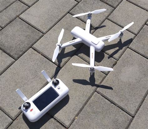 dron xiaomi fimi  fhd kamera  axis gimbal daljinskim upravljac