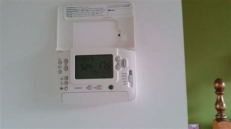 honeywell chronotherm cm  day programmable thermostat  gatwick rh hf  crawley