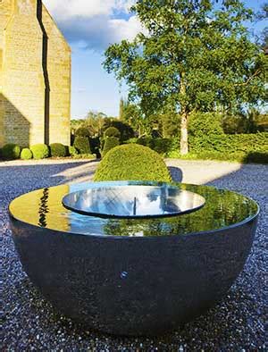 outdoor water features modern fountains   garden david harber
