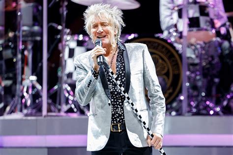 Rod Stewart Looks Ahead To Country Record Lp Possible Jeff Beck Album