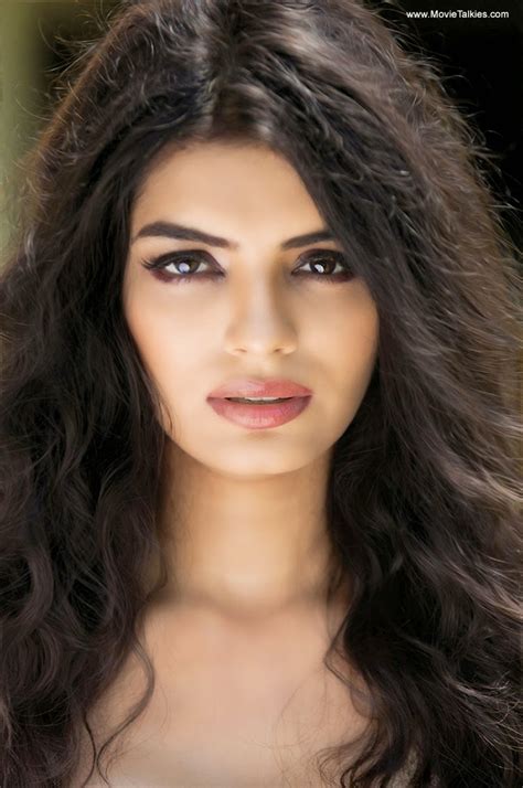 bollywood masala 24 7 sonali raut hot picture gallery and