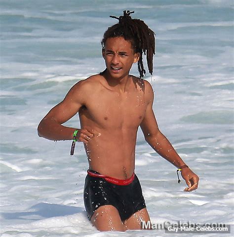 jaden smith shirtless and showing his great abs gay male