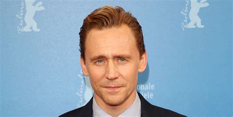 tom hiddleston s new beard at the early man premiere has got everyone