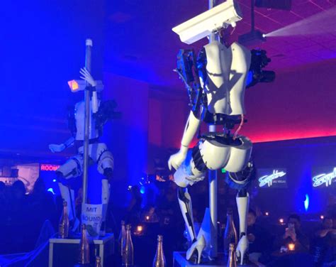 Robo Strippers R2 Double D And Triple Cpu Battle