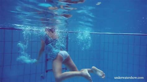 Sexy Tight Teen Marusia Swims Naked Underwater Eporner