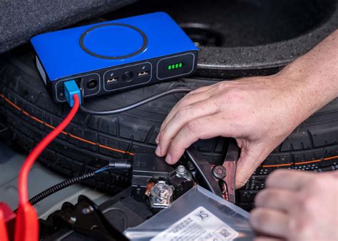 mophie powerstation  portable battery  jump start  car geeky gadgets