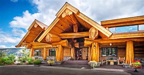enter  imposing cedar log home  room    youve  httploghomes
