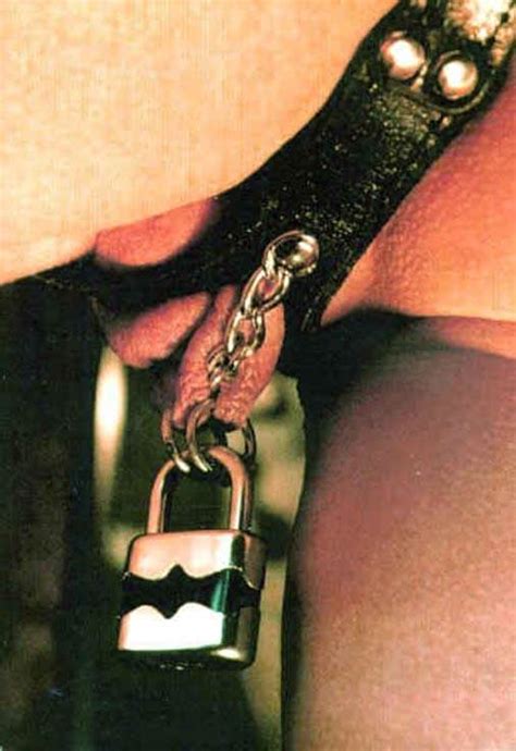 padlock as pussy weight free bdsm weights piercing pics