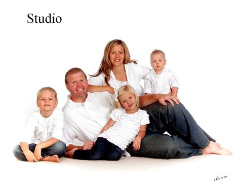 lovable unique family photo shoot ideas