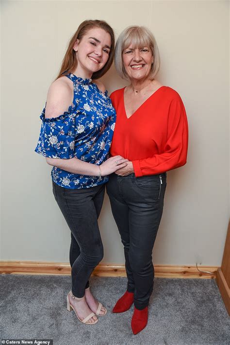 obese mother swaps clothes with teen daughter after major weight loss daily mail online