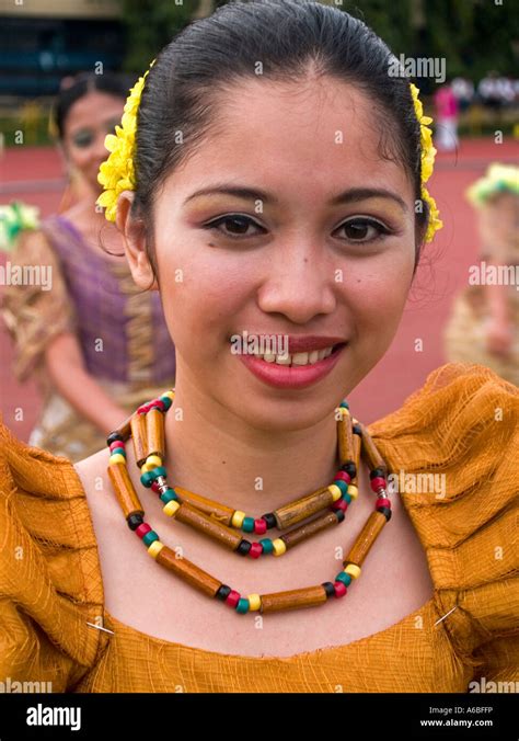 belleza mestiza que los españoles asian mix festival sinulog filipina