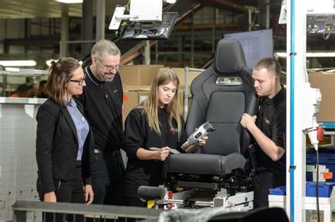 automotive firm drives   national apprenticeship scheme business  north