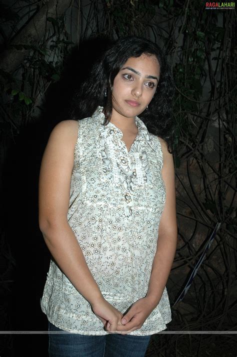 Telugu Actress Hot Photos Nithya Menon Spicy Boobs Show