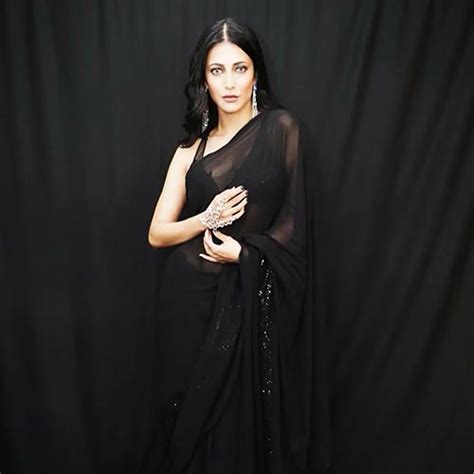 Shruti Haasan In Backless Black Saree Is Too Hot To Handle See This