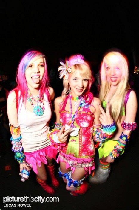 Rave Raves Prettyravegirls Edm Edmgirls Womens Rave Style In