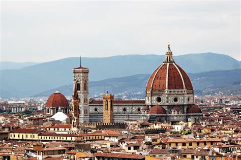 top  tips   planning  trip  italy  year tale