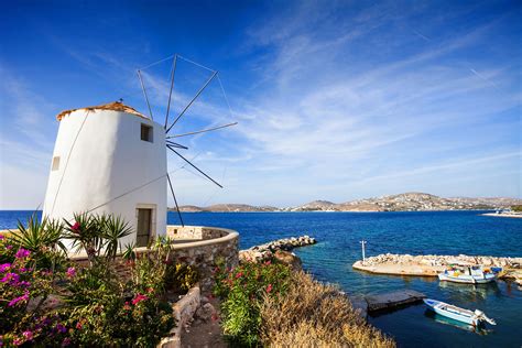 cyclades islands  ideal  season sailing destination