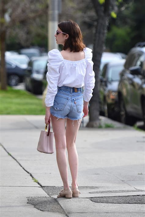 Emma Roberts In Shots Caught Paparazzi 20 Photos The