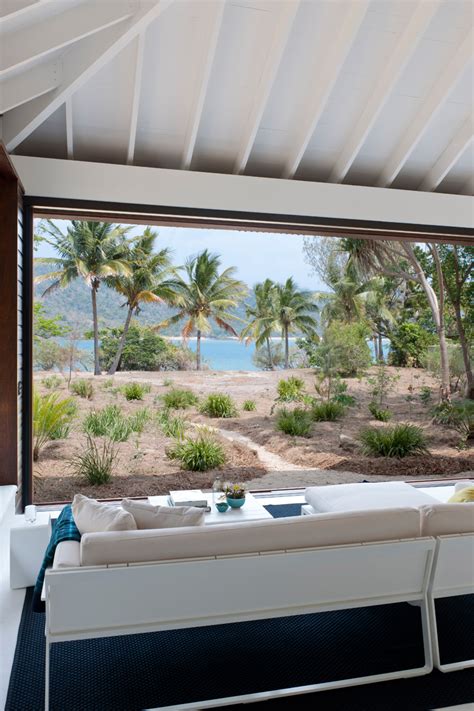 small  relaxing tropical beach home  australia home design lover