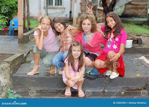 gelukkige groep meisjes stock foto image  gezet kinderen