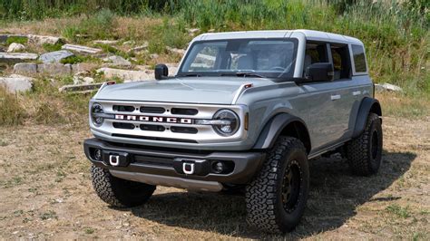 ford bronco reveal  features   jeep owners envious