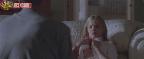 Naked Mena Suvari In American Beauty