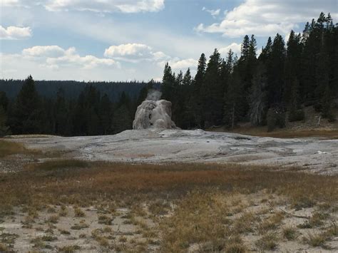lone star geyser yellowstone national park wyoming