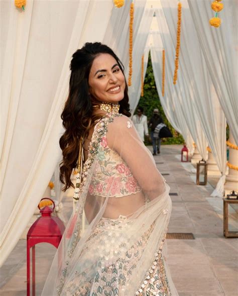 hina khan in rs 62k embroidered lehenga has the perfect bridesmaid look