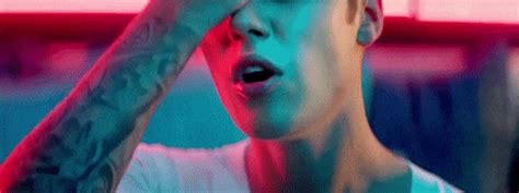Justin Bieber Kissing S Find And Share On Giphy