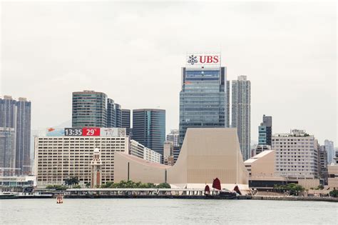 ubs   hk island  expand market share banks news financeasia