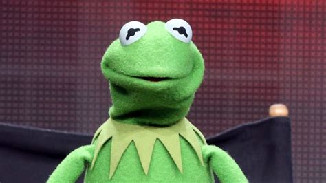 People Understandably Freaked Out By Kermit’s Weird Voice In Rose Parade