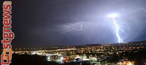 summer storms over southern utah awe inspiring lightning captured by