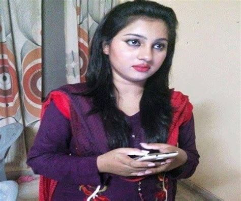 Pakistani Karachi Girl Kiran Mirza Whatsapp Number Friendship Online