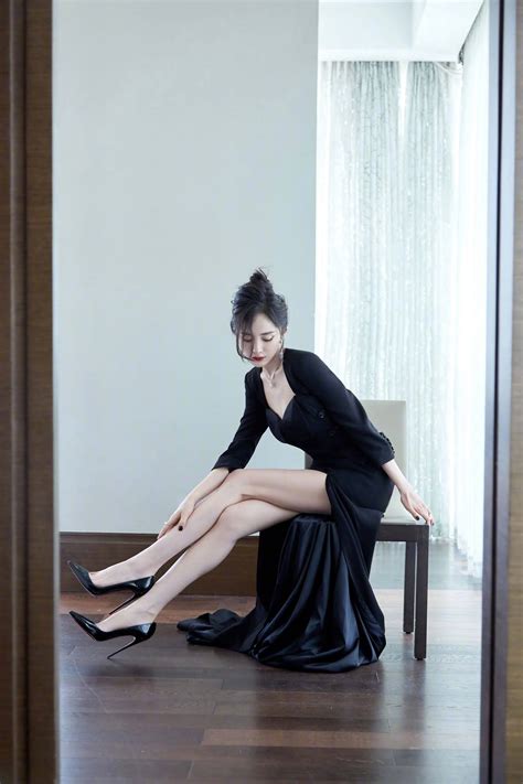 China Entertainment News Yang Mi Poses For Photo Shoot