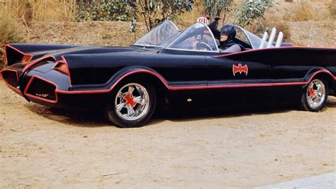 batwomans tv series batmobile revealed  awesome