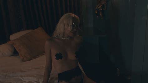 Nude Video Celebs Tessa Farrell Nude The Madness