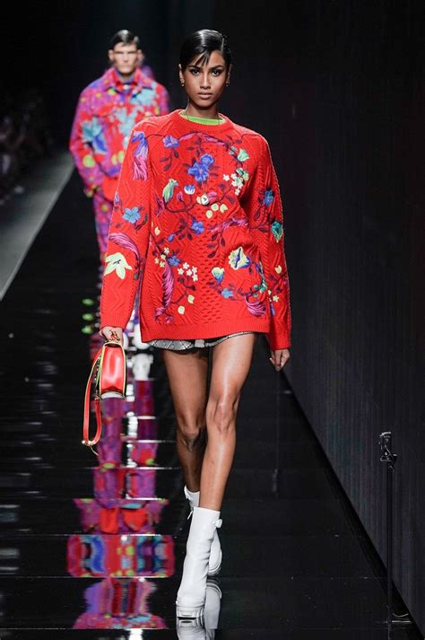 Versace Fall 2020 Fashion Show The Impression Knitwear Fashion