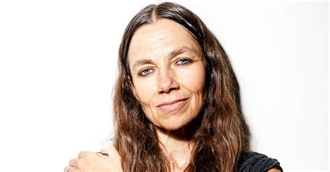 Justine Bateman S Aging Face And Why She Doesn T Think It Needs Fixing
