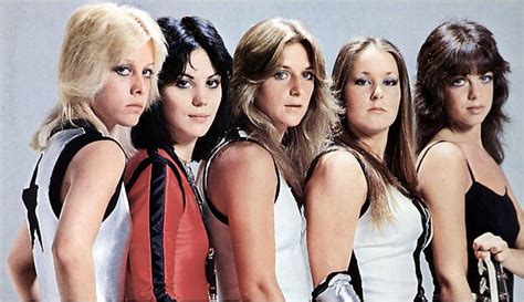 ‘the Runaways’ The Girls Who Kicked In Rock’s Door The New York Times
