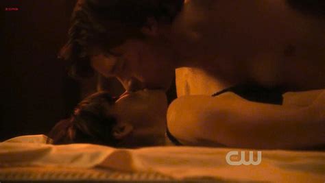 Nude Video Celebs Erica Durance Sexy Smallville S04 07 2004