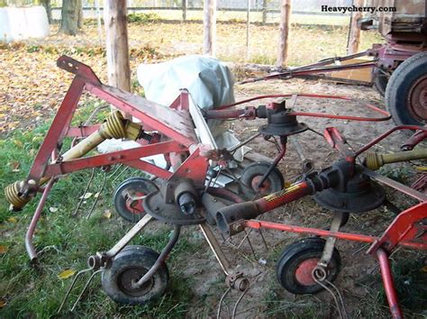 fahr tedder khsd  agricultural haymaking equipment photo  specs