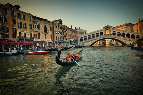 famous rialto bridge travel  pink